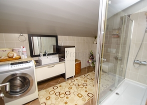 شقة دوبلكس 5 + 1 مع الأثاث في ليمان كونيالتي