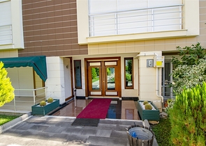 شقة دوبلكس 5 + 1 مع الأثاث في ليمان كونيالتي