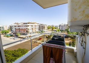 شقة دوبلكس 5 + 1 مع الأثاث في ليمان كونيالتي