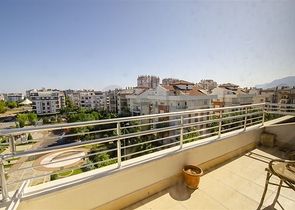 شقة دوبلكس 5 + 1 مع الأثاث في ليمان كونيالتي