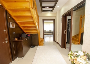 شقة دوبلكس 5 + 1 مع الأثاث في ليمان كونيالتي