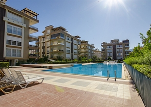 شقة دوبلكس 5 + 1 مع الأثاث في ليمان كونيالتي