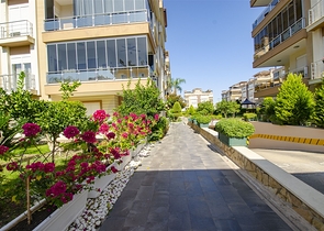 شقة دوبلكس 5 + 1 مع الأثاث في ليمان كونيالتي