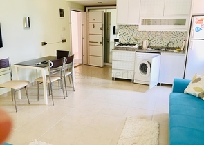 شقة استديو مفروشة ضمن مجمع يضم كافة الخدمات في مهموتلار / الانيا 