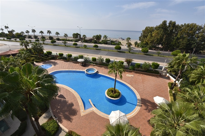 اطلالة بحر مباشرة - شقة مفروشة ضمن مجمع سكني حديث في كاستل / الانيا 