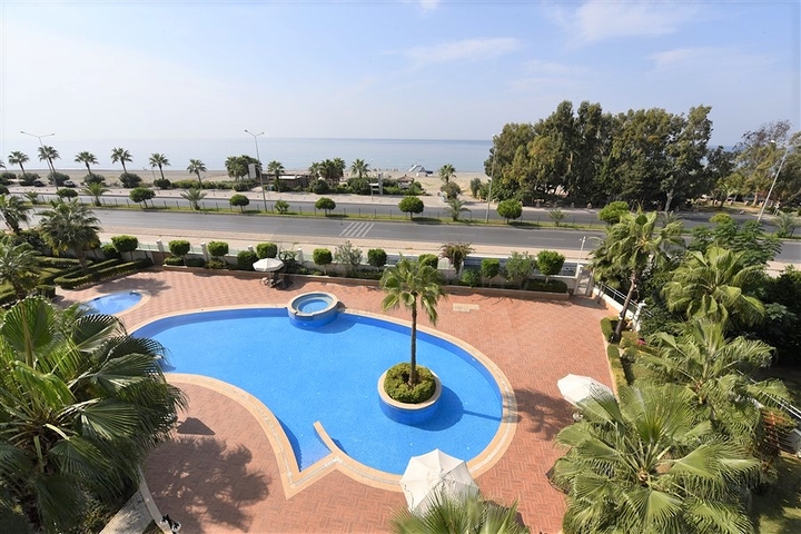 اطلالة بحر مباشرة - شقة مفروشة ضمن مجمع سكني حديث في كاستل / الانيا 