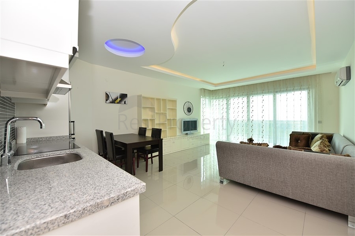 اطلالة بحر مباشرة - شقة مفروشة ضمن مجمع سكني حديث في كاستل / الانيا 