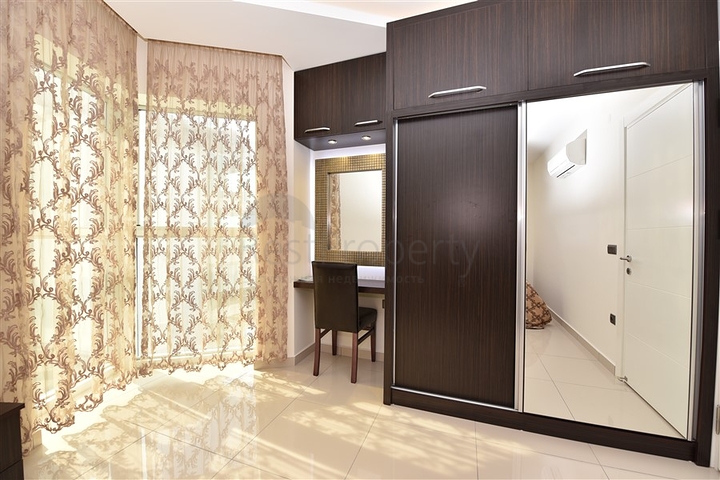 اطلالة بحر مباشرة - شقة مفروشة ضمن مجمع سكني حديث في كاستل / الانيا 