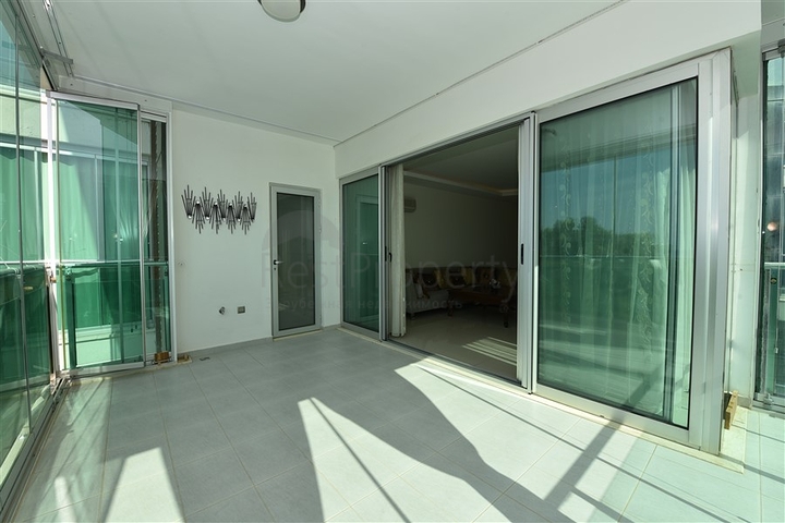 اطلالة بحر مباشرة - شقة مفروشة ضمن مجمع سكني حديث في كاستل / الانيا 