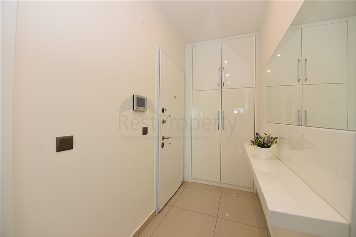 اطلالة بحر مباشرة - شقة مفروشة ضمن مجمع سكني حديث في كاستل / الانيا 