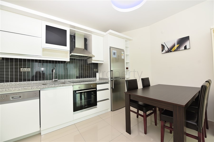 اطلالة بحر مباشرة - شقة مفروشة ضمن مجمع سكني حديث في كاستل / الانيا 