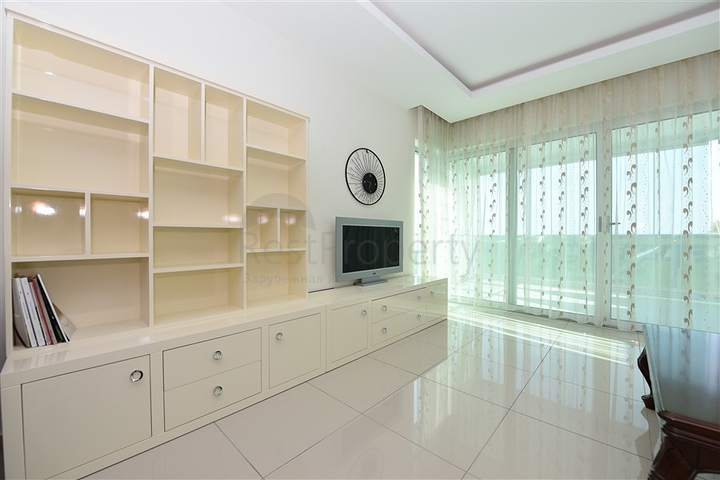 اطلالة بحر مباشرة - شقة مفروشة ضمن مجمع سكني حديث في كاستل / الانيا 