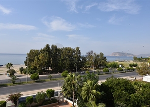 اطلالة بحر مباشرة - شقة مفروشة ضمن مجمع سكني حديث في كاستل / الانيا 