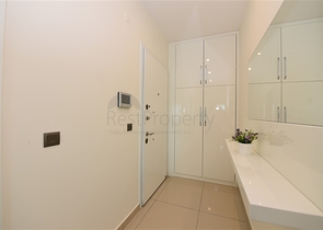 اطلالة بحر مباشرة - شقة مفروشة ضمن مجمع سكني حديث في كاستل / الانيا 