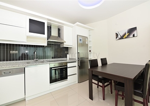 اطلالة بحر مباشرة - شقة مفروشة ضمن مجمع سكني حديث في كاستل / الانيا 