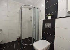 اطلالة بحر مباشرة - شقة مفروشة ضمن مجمع سكني حديث في كاستل / الانيا 