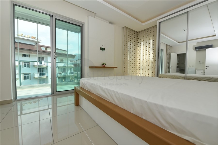 خط اول على البحر - شقة غرفتين وصالة ضمن مجمع سكني حديث في كاستل / الانيا 