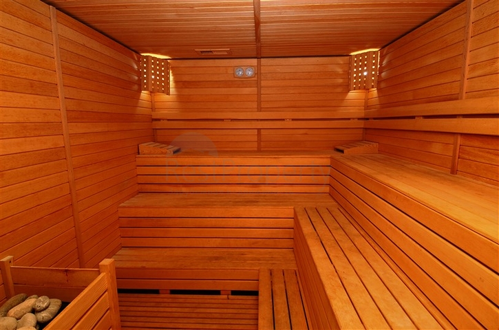 خط اول على البحر - شقة غرفتين وصالة ضمن مجمع سكني حديث في كاستل / الانيا 