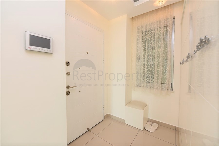 خط اول على البحر - شقة غرفتين وصالة ضمن مجمع سكني حديث في كاستل / الانيا 