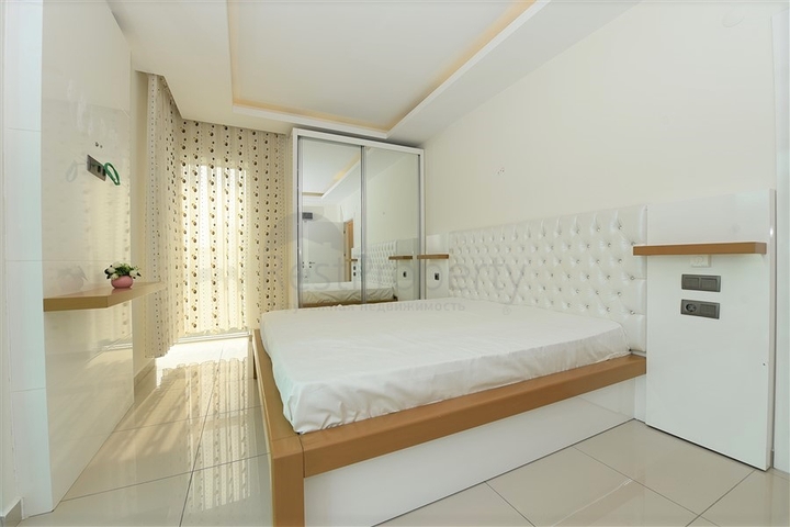 خط اول على البحر - شقة غرفتين وصالة ضمن مجمع سكني حديث في كاستل / الانيا 