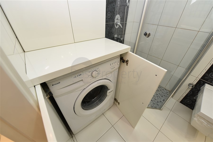 خط اول على البحر - شقة غرفتين وصالة ضمن مجمع سكني حديث في كاستل / الانيا 