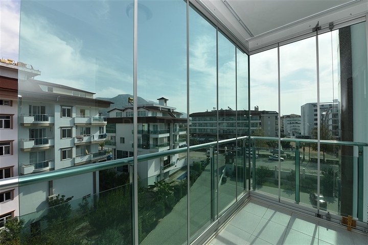 خط اول على البحر - شقة غرفتين وصالة ضمن مجمع سكني حديث في كاستل / الانيا 