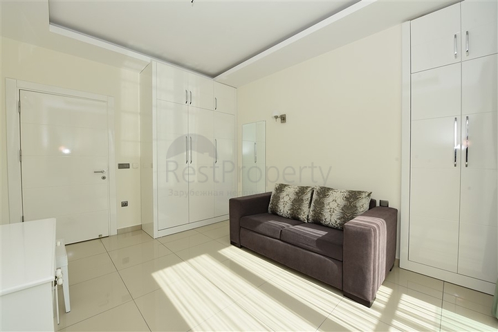 خط اول على البحر - شقة غرفتين وصالة ضمن مجمع سكني حديث في كاستل / الانيا 