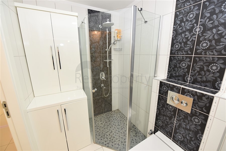 خط اول على البحر - شقة غرفتين وصالة ضمن مجمع سكني حديث في كاستل / الانيا 