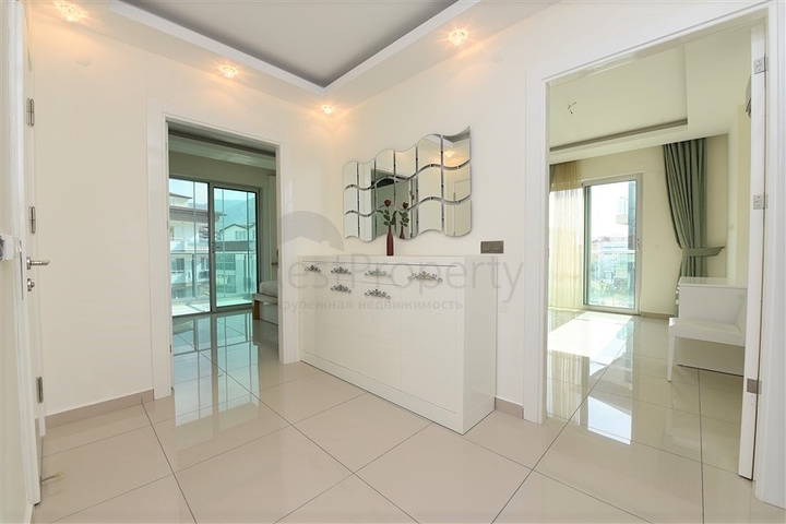 خط اول على البحر - شقة غرفتين وصالة ضمن مجمع سكني حديث في كاستل / الانيا 