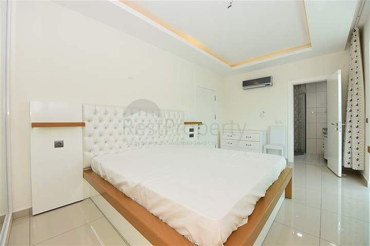 خط اول على البحر - شقة غرفتين وصالة ضمن مجمع سكني حديث في كاستل / الانيا 