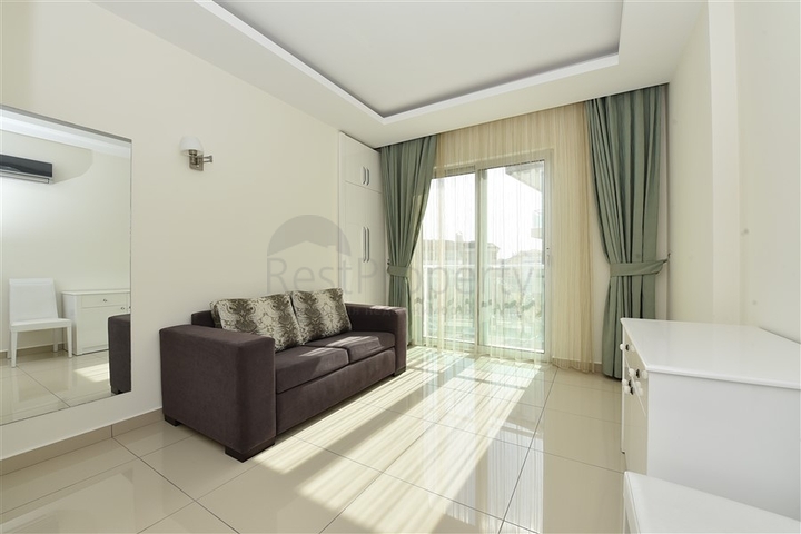 خط اول على البحر - شقة غرفتين وصالة ضمن مجمع سكني حديث في كاستل / الانيا 