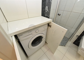 خط اول على البحر - شقة غرفتين وصالة ضمن مجمع سكني حديث في كاستل / الانيا 