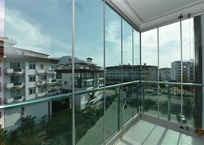 خط اول على البحر - شقة غرفتين وصالة ضمن مجمع سكني حديث في كاستل / الانيا 