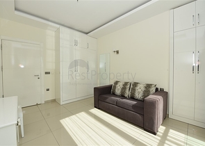 خط اول على البحر - شقة غرفتين وصالة ضمن مجمع سكني حديث في كاستل / الانيا 