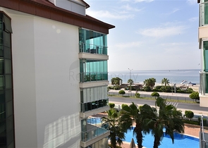 خط اول على البحر - شقة غرفتين وصالة ضمن مجمع سكني حديث في كاستل / الانيا 