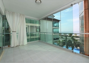 خط اول على البحر - شقة غرفتين وصالة ضمن مجمع سكني حديث في كاستل / الانيا 