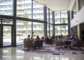 شقة ثلاث غرف وصالة ضمن مجمع باتي شهير / اسطبنول 