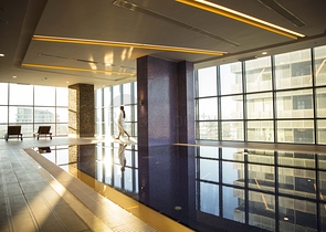 شقة ثلاث غرف وصالة ضمن مجمع باتي شهير / اسطبنول 