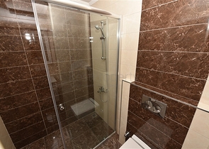 شقة غرفة وصالة مفروشة ضمن مجمع سكني خمس نجوم في توسمور / الانيا 