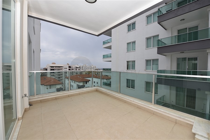 شقة مفروشة من تصميم غرفة وصالة ضمن مجمع خمس نجوم في الانيا 