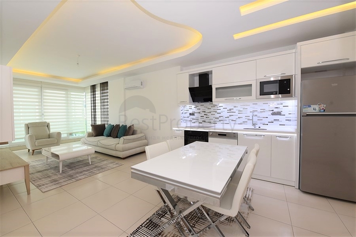 شقة مفروشة من تصميم غرفة وصالة ضمن مجمع خمس نجوم في الانيا 