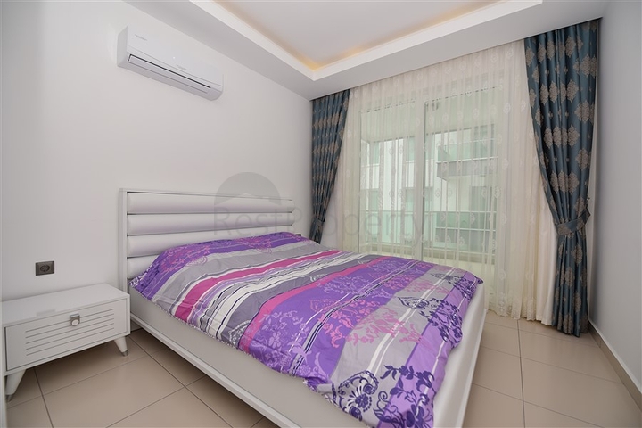 شقة مفروشة من تصميم غرفة وصالة ضمن مجمع خمس نجوم في الانيا 