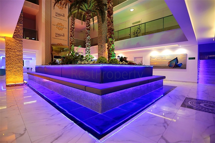 شقة مفروشة من تصميم غرفة وصالة ضمن مجمع خمس نجوم في الانيا 