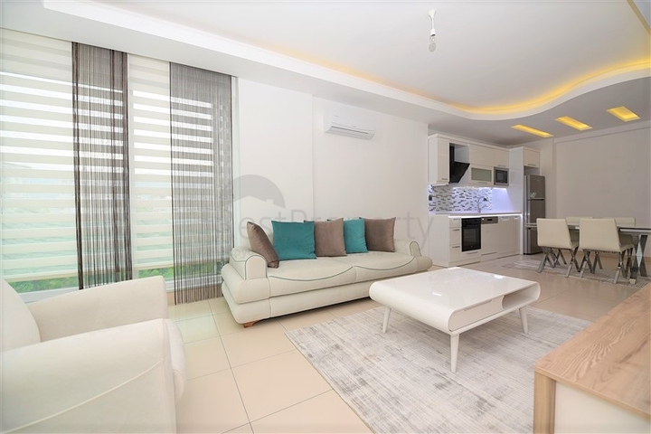 شقة مفروشة من تصميم غرفة وصالة ضمن مجمع خمس نجوم في الانيا 