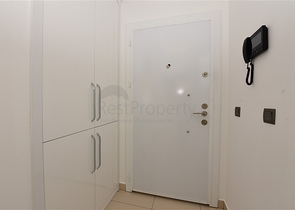 شقة مفروشة من تصميم غرفة وصالة ضمن مجمع خمس نجوم في الانيا 