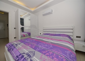 شقة مفروشة من تصميم غرفة وصالة ضمن مجمع خمس نجوم في الانيا 