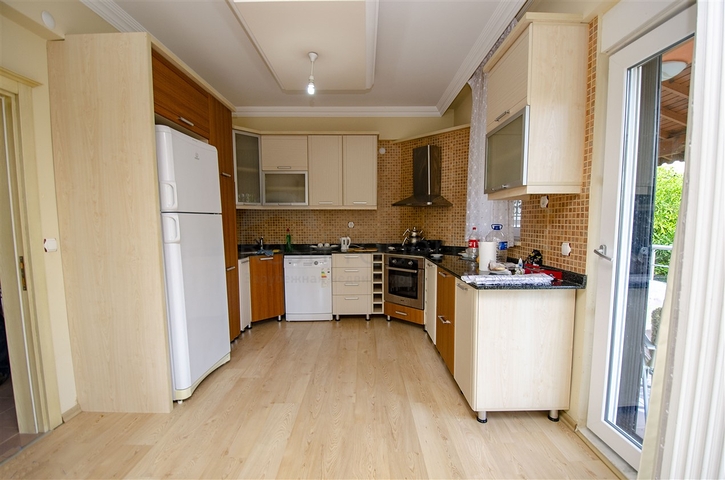 فيلا منفصلة 3 + 1 مع الأثاث في جوينوك كيمير