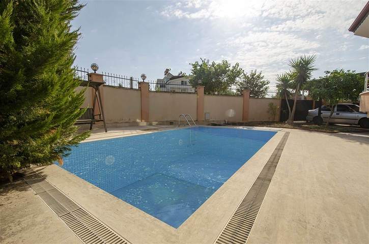 فيلا منفصلة 3 + 1 مع الأثاث في جوينوك كيمير