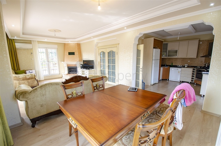 فيلا منفصلة 3 + 1 مع الأثاث في جوينوك كيمير