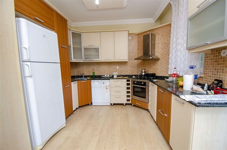 فيلا منفصلة 3 + 1 مع الأثاث في جوينوك كيمير